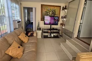 50 Temple Ln, Naples, FL 34114 - Photo 10