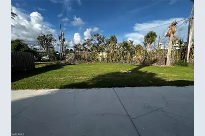 16945 Windcrest Dr, Fort Myers, FL 33908 - Photo 6