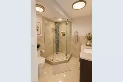 4590 E 9th Ln, Hialeah, FL 33013 - Photo 14