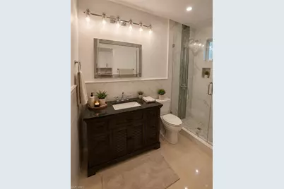 4590 E 9th Ln, Hialeah, FL 33013 - Photo 16