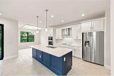 13013 Pembroke Dr, Naples, FL 34105 - Photo 10