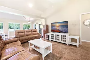 112 Bordeaux Ct, Naples, FL 34112 - Photo 4
