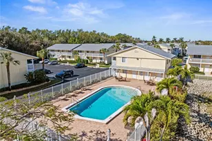 4629 Bayshore Dr, Naples, FL 34112 - Photo 14
