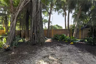 1195 Mockingbird Ln, Naples, FL 34104 - Photo 42