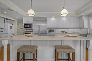 1255 Gulf Shore Blvd N, Naples, FL 34102 - Photo 10
