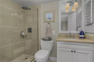 1255 Gulf Shore Blvd N, Naples, FL 34102 - Photo 24
