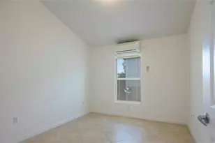 1555 Blue Point Ave, Naples, FL 34102 - Photo 8