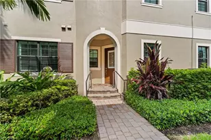 2439 Breakwater Wy, Naples, FL 34112 - Photo 6