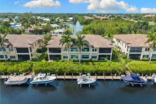 2439 Breakwater Wy, Naples, FL 34112 - Photo 36