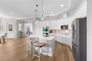 2439 Breakwater Wy, Naples, FL 34112 - Photo 14