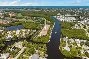 2439 Breakwater Wy, Naples, FL 34112 - Photo 38