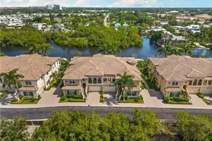 2439 Breakwater Wy, Naples, FL 34112 - Photo 2
