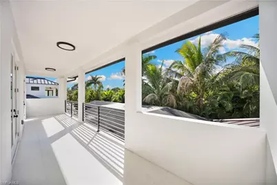 135 7th St N, Naples, FL 34102 - Photo 32
