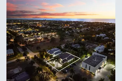135 7th St N, Naples, FL 34102 - Photo 2