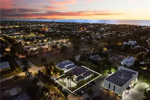 135 7th St N, Naples, FL 34102 - Photo 2