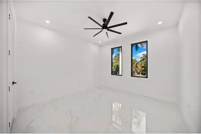 135 7th St N, Naples, FL 34102 - Photo 36