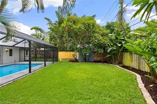 1128 Hilltop Dr, Naples, FL 34103 - Photo 24