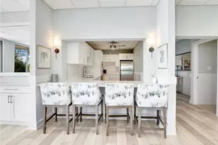555 Park Shore Dr, Naples, FL 34103 - Photo 40