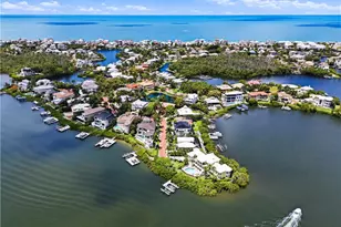 207 San Mateo Dr, Bonita Springs, FL 34134 - Photo 4