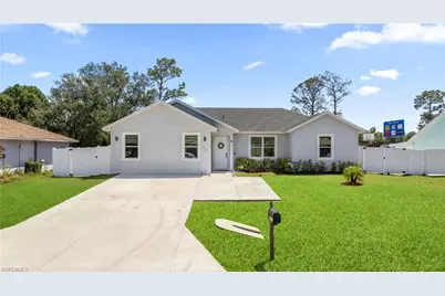 27257 Pinecrest Ln, Bonita Springs, FL 34135 - Photo 2