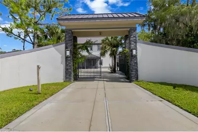 3585 33rd Ave NE, Naples, FL 34120 - Photo 2