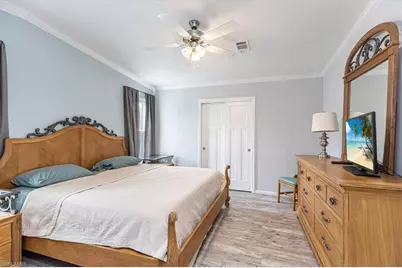 585 Cape Florida Ln, Naples, FL 34104 - Photo 18