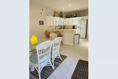 745 Crossfield Cir, Naples, FL 34104 - Photo 10