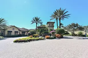 7877 Hawthorne Dr, Naples, FL 34113 - Photo 40