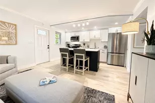 960 7th St S, Naples, FL 34102 - Photo 2