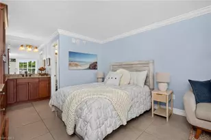 2555 9th St N, Naples, FL 34103 - Photo 4