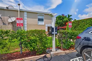 2555 9th St N, Naples, FL 34103 - Photo 28