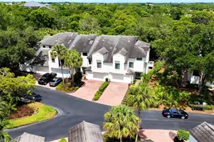 27105 Oakwood Lake Dr, Bonita Springs, FL 34134 - Photo 2