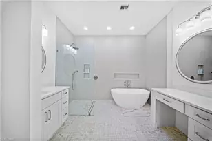 878 Vistana Cir, Naples, FL 34119 - Photo 14