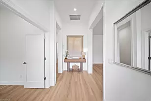 878 Vistana Cir, Naples, FL 34119 - Photo 2