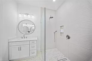 878 Vistana Cir, Naples, FL 34119 - Photo 16