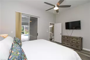 700 Lambton Ln, Naples, FL 34104 - Photo 8