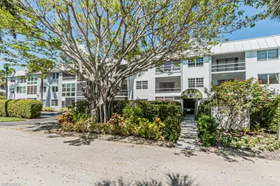 72 7th St S #203, Naples, FL 34102 - Photo 1