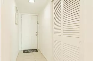 72 7th St S, Naples, FL 34102 - Photo 16