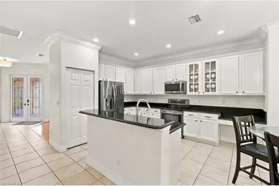 1289 Barrigona Ct, Naples, FL 34119 - Photo 8