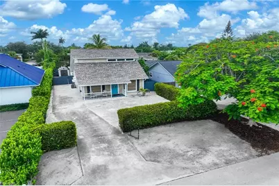 862 97th Ave N, Naples, FL 34108 - Photo 4