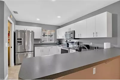 609 SW 23rd Ter, Cape Coral, FL 33991 - Photo 10