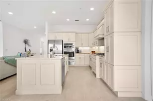 8062 Signature Club Cir, Naples, FL 34113 - Photo 16
