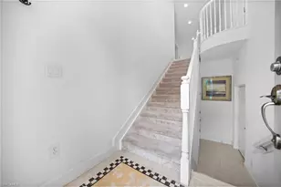 8062 Signature Club Cir, Naples, FL 34113 - Photo 4