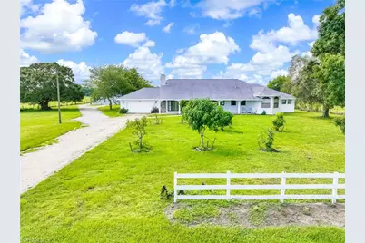 1330 Purple Martin Dr, Naples, FL 34120 - Photo 2