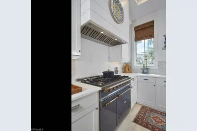 909 10th Ave S, Naples, FL 34102 - Photo 8