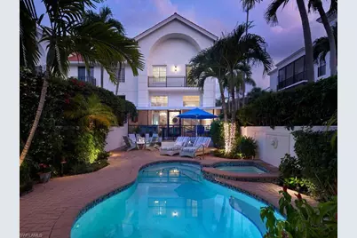 430 10th Ave S #305, Naples, FL 34102 - Photo 1