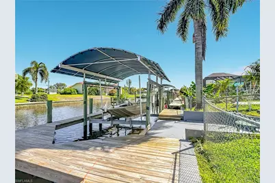 1909 SE 16th St, Cape Coral, FL 33990 - Photo 8