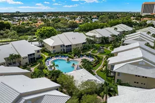 5817 Glencove Dr, Naples, FL 34108 - Photo 4