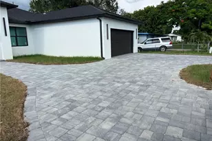 4727 Notthingham Dr, Fort Myers, FL 33905 - Photo 4