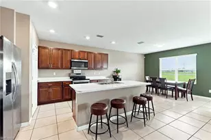1813 NE 7th Pl, Cape Coral, FL 33909 - Photo 10
